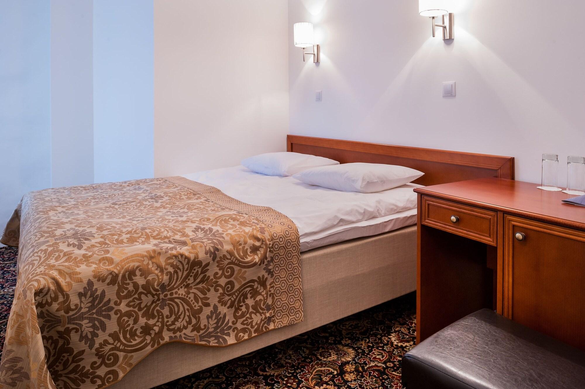 Hotelli Three Crowns Residents 3*