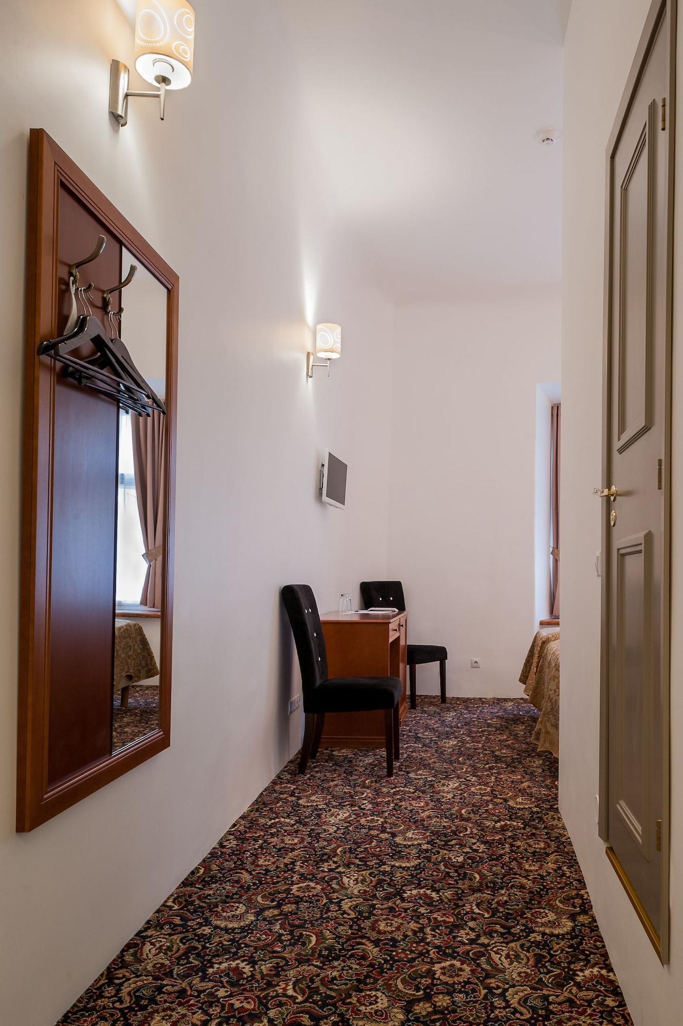 Hotelli Three Crowns Residents
