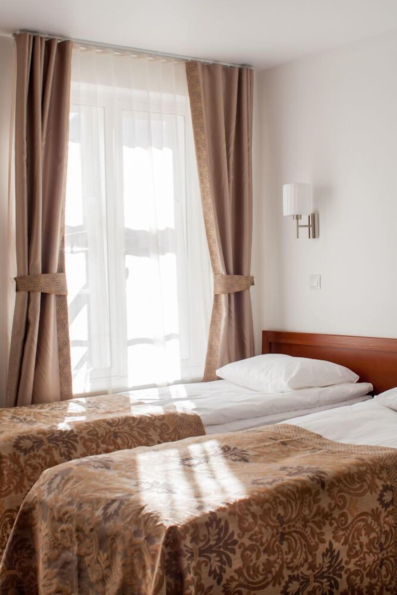 Hotelli Three Crowns Residents 3*