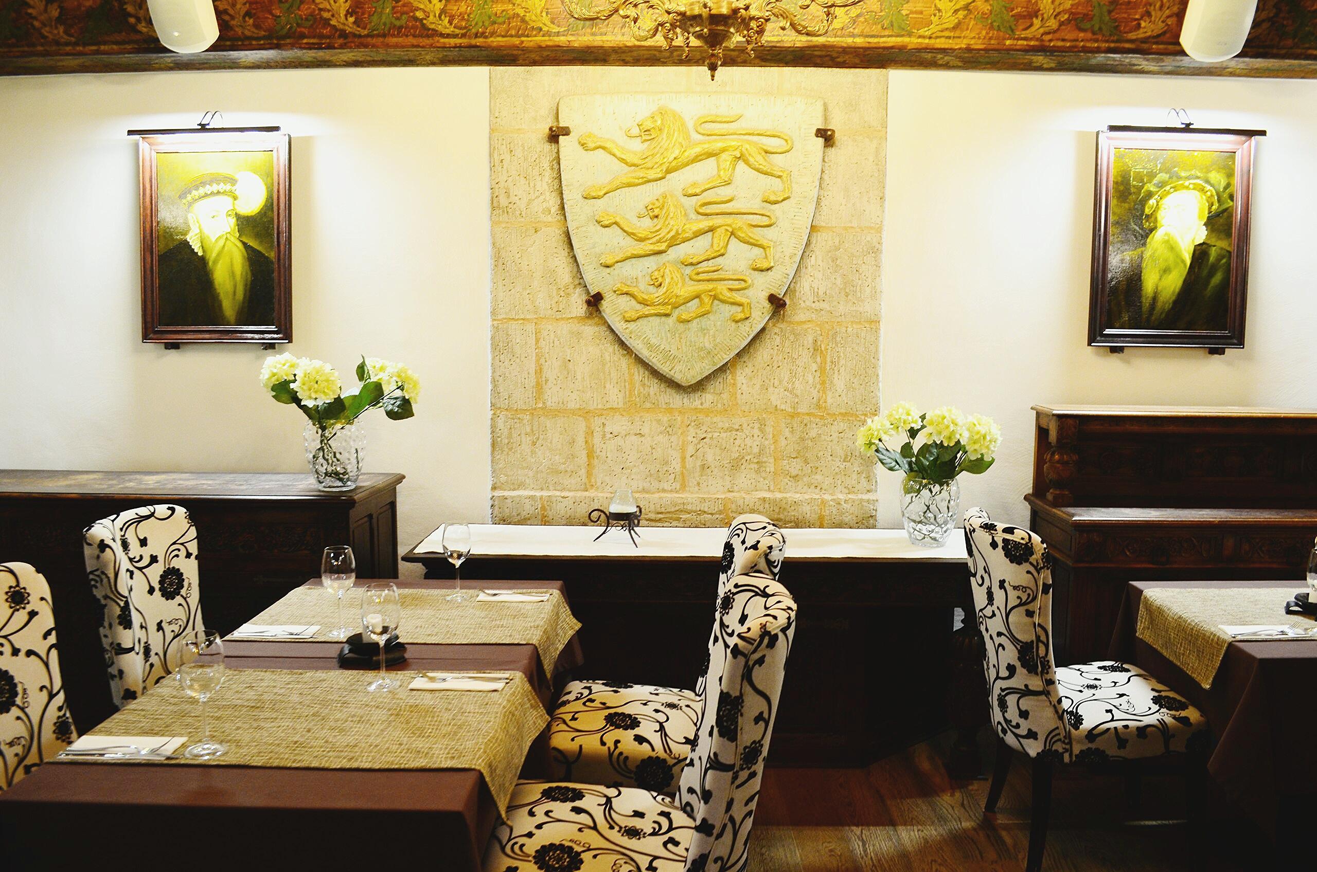 Hotelli Three Crowns Residents 3*