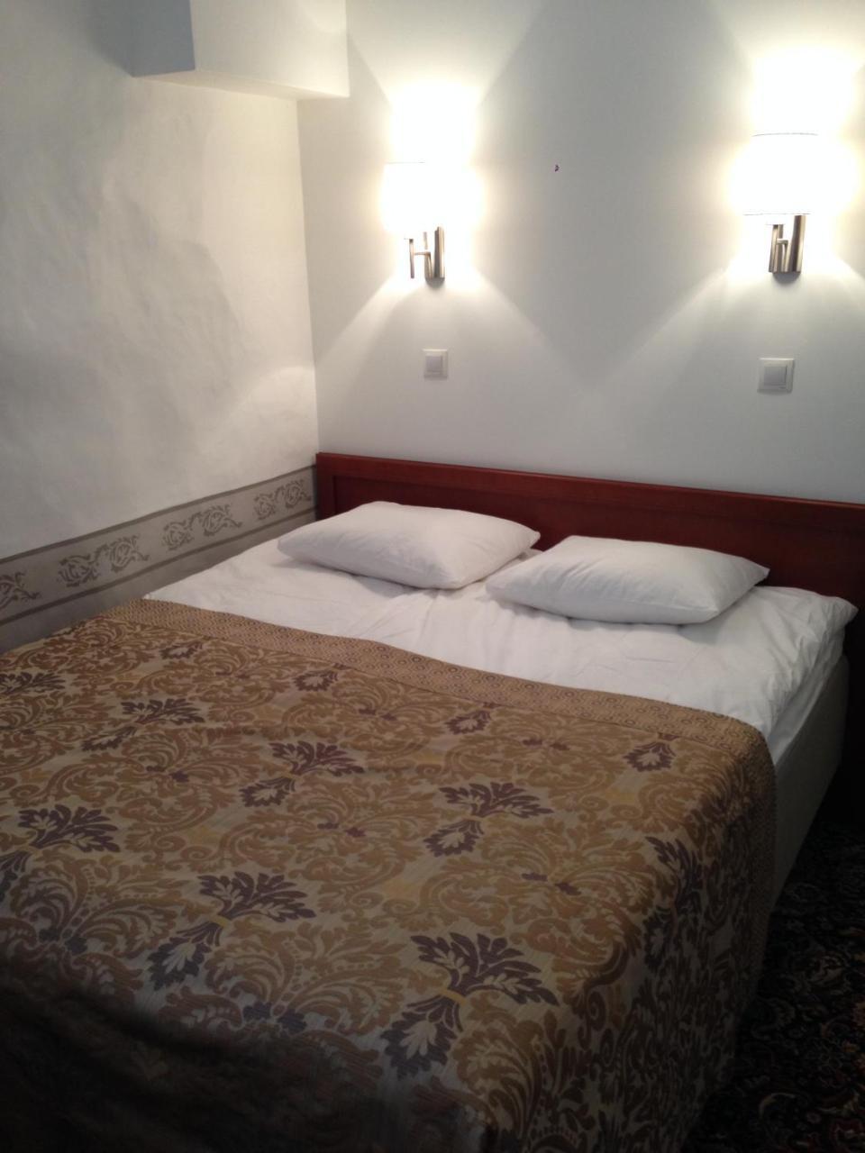 Three Crowns Residents Hotelli