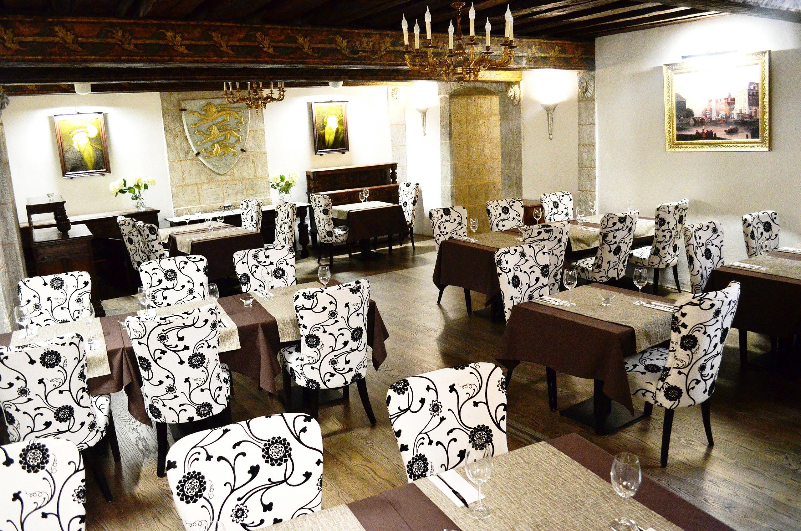 Three Crowns Residents Hotel Tallinn
