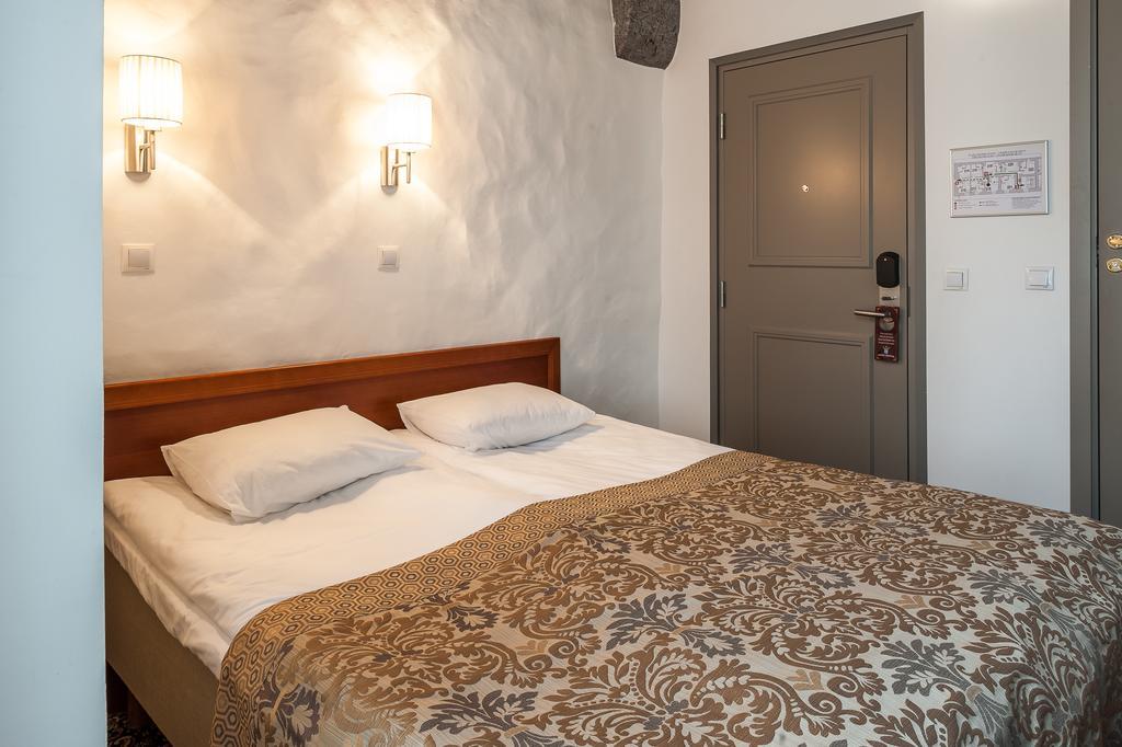 Hotel Three Crowns Residents